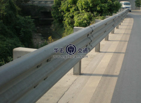 熱浸鋅高速公路波形護(hù)欄